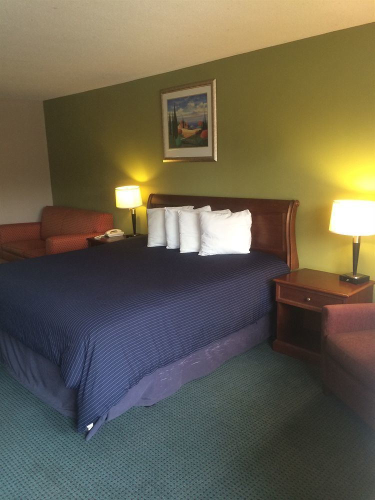 Hotel Express Anniston/Oxford エクステリア 写真