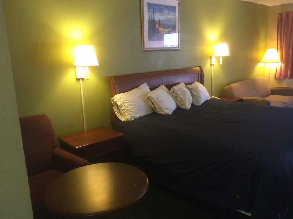 Hotel Express Anniston/Oxford エクステリア 写真