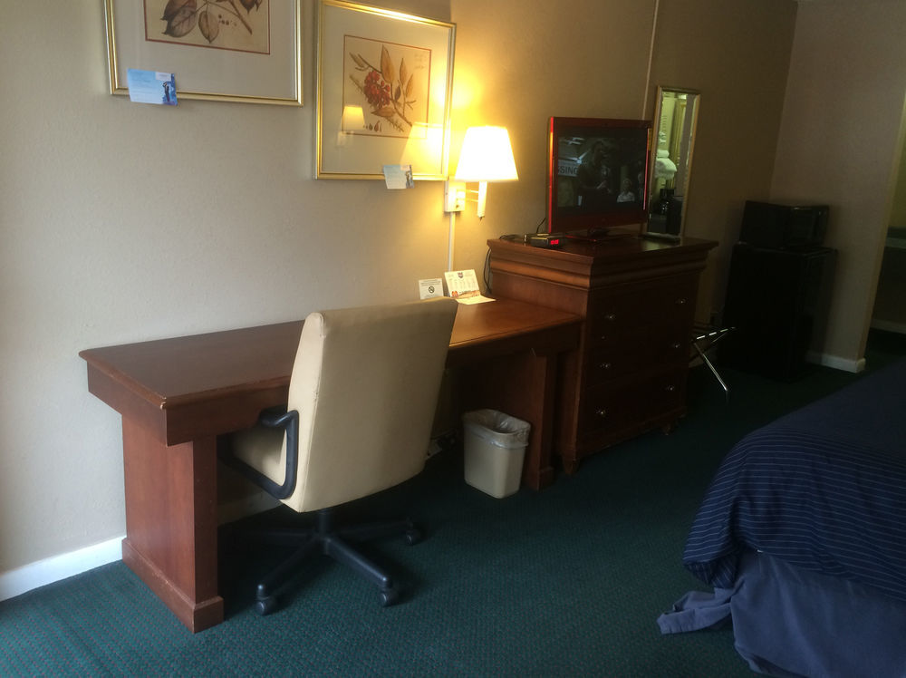 Hotel Express Anniston/Oxford エクステリア 写真