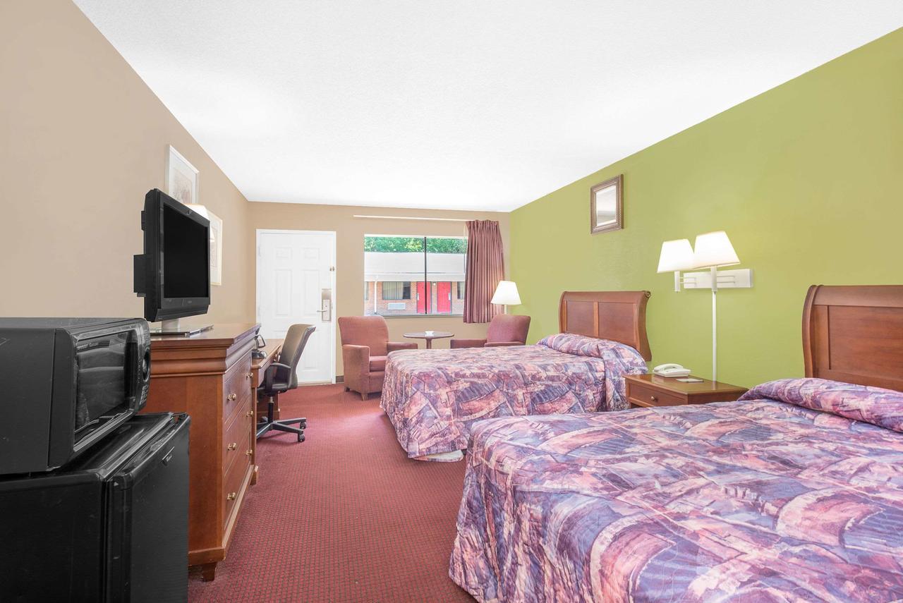 Hotel Express Anniston/Oxford エクステリア 写真