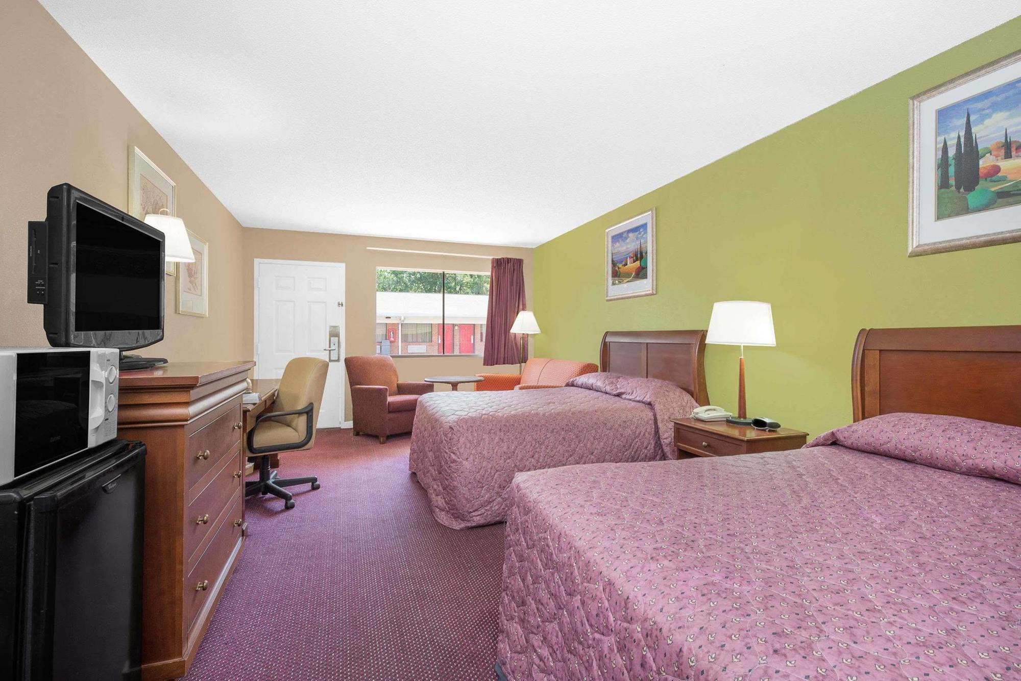 Hotel Express Anniston/Oxford エクステリア 写真