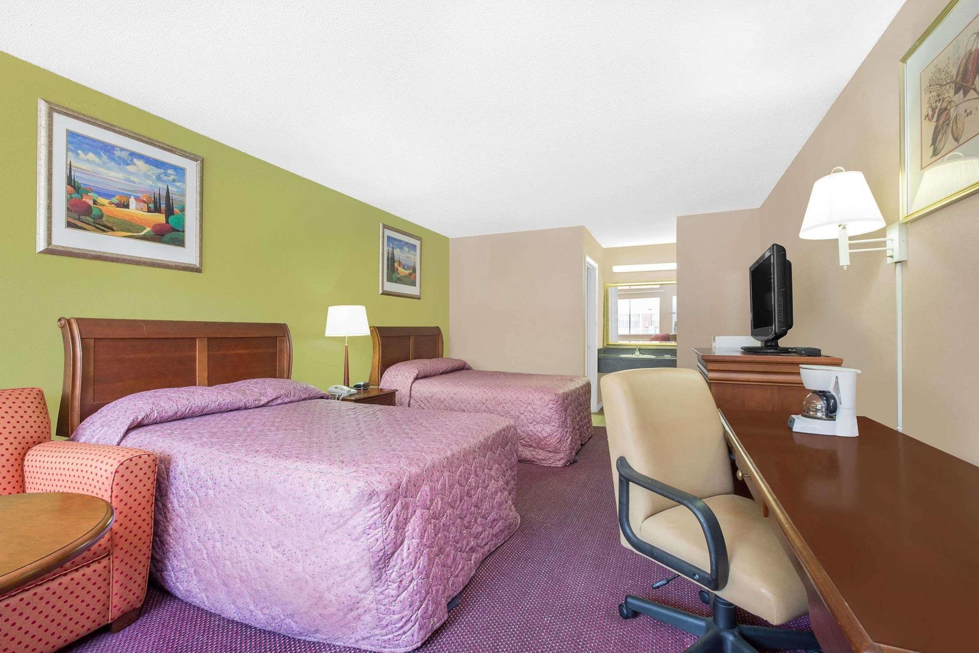 Hotel Express Anniston/Oxford エクステリア 写真