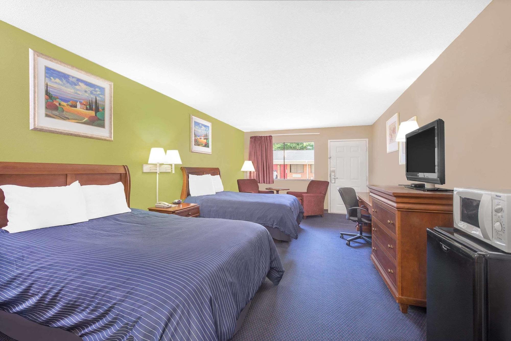 Hotel Express Anniston/Oxford エクステリア 写真